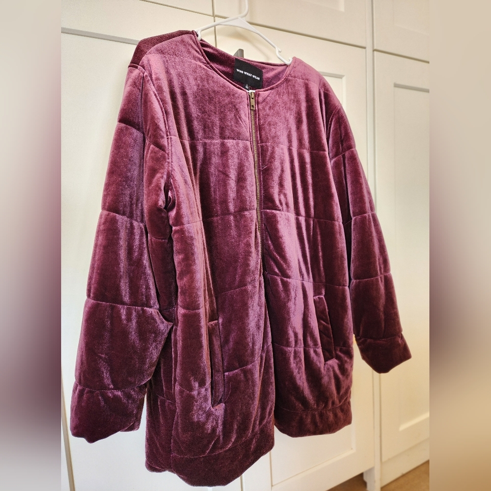 Who What Wear Women's Velvet Puffer Jacket in Plum